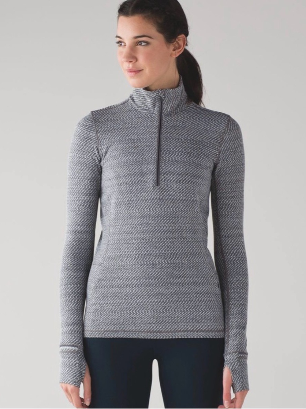 Lululemon Outrun 1/2 Zip
Hazy Heather Heathered White Heathered Black Size 2